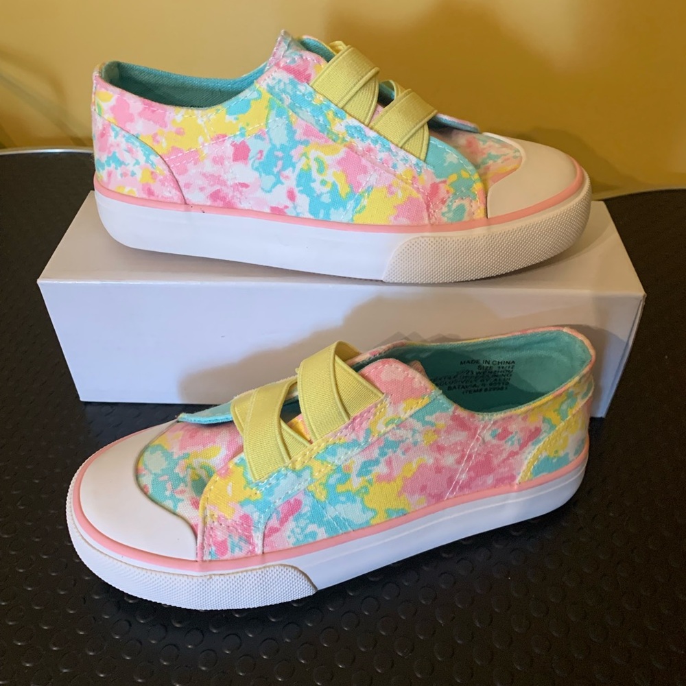 Lilly & Dan Memory Foam Slip Ons Kids 11-12 Tie Dye colors